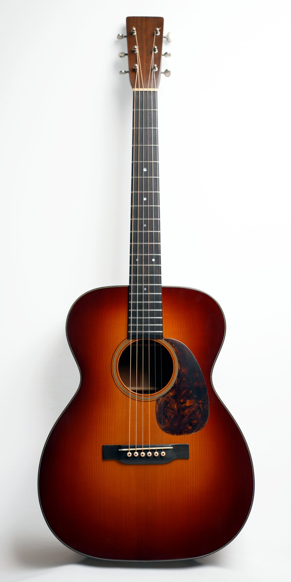Pre-War Guitars Pre-War OM MH IcedT Burst Torrefied Adirondack Spruce/Honduran Mahogany